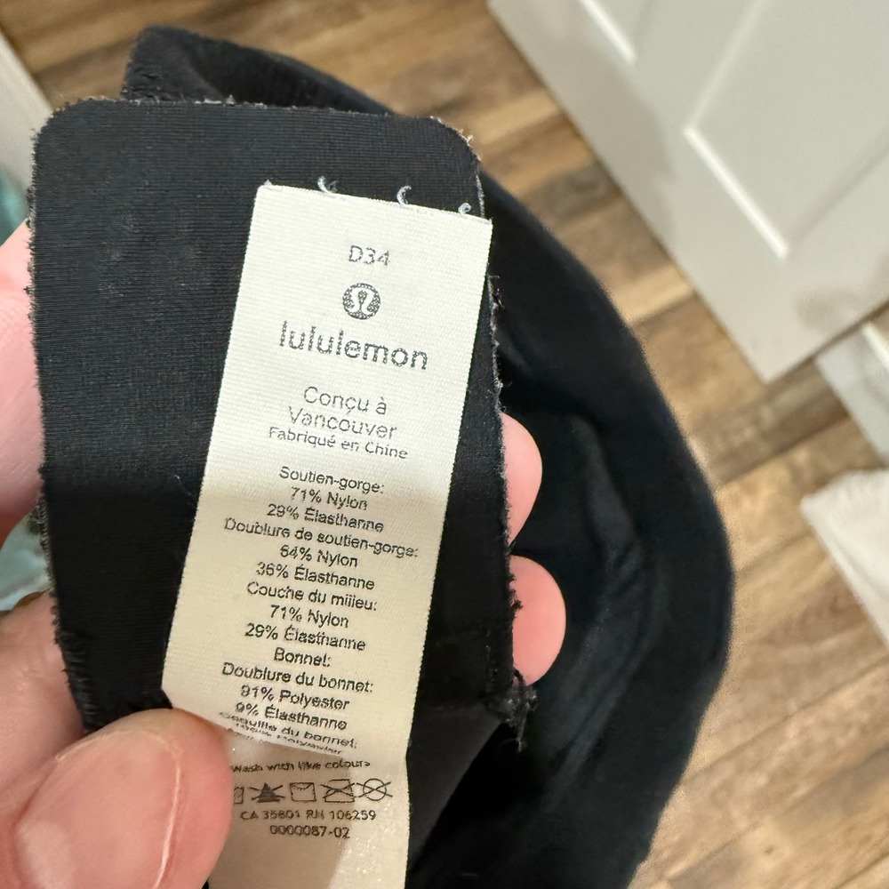 Lululemon Black High Impact Sports Bra 34D Adjustable Racerback Hook Eye Closure - Picture 4 of 5